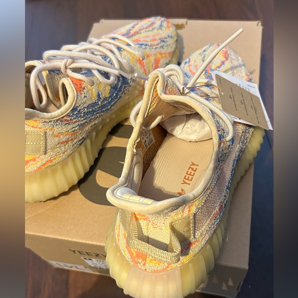 Adidas Yeezy Boost 350 V2
MX Oat